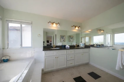Entry Foyer Photo of 2946 Blackbear Court, Coquitlam, BC