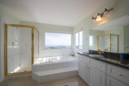 Hallway Photo of 2946 Blackbear Court, Coquitlam, BC