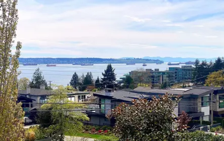 Backyard Photo of 1183 Duchess Avenue, West Vancouver, BC