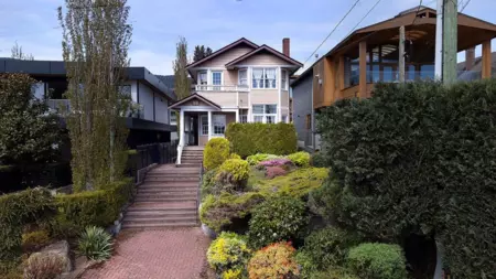 Hot Tub / Spa Photo of 1183 Duchess Avenue, West Vancouver, BC
