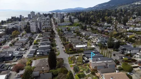 Swimming Pool Photo of 1183 Duchess Avenue, West Vancouver, BC
