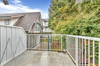 Primary Bathroom Photo of 27 12730 66 Avenue, Surrey, BC