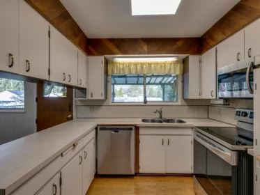Breakfast Nook Photo of 865 Burley Drive, West Vancouver, BC
