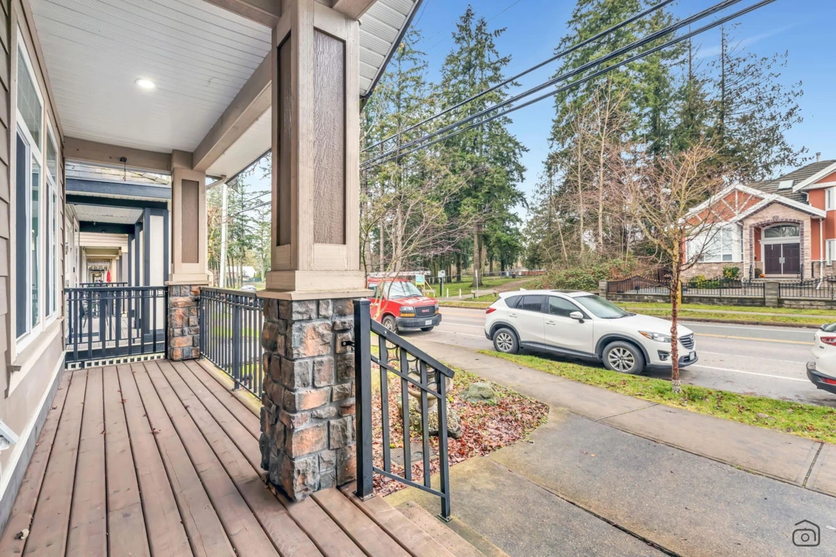 Dining Area Photo of 12952 60 Avenue, Surrey, BC