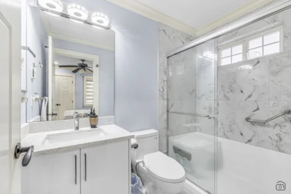 Mudroom Photo of 12952 60 Avenue, Surrey, BC