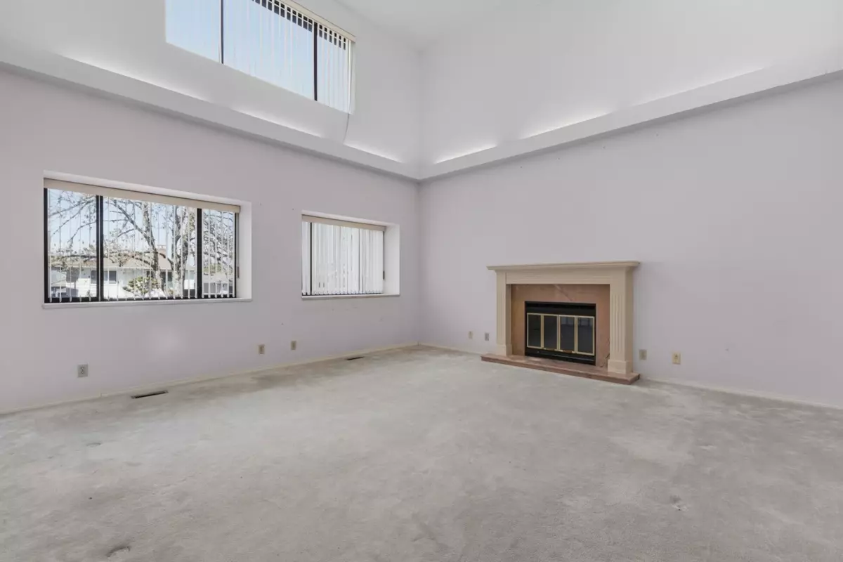 Living Room Photo of 2778 E 47th Avenue, Vancouver, BC