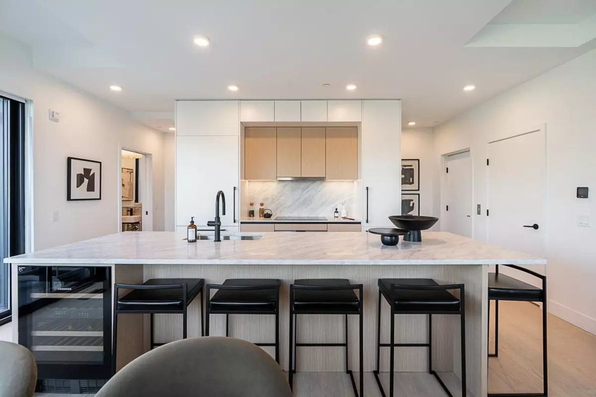 Dining Area Photo of 202 539 W 28th Avenue, Vancouver, BC