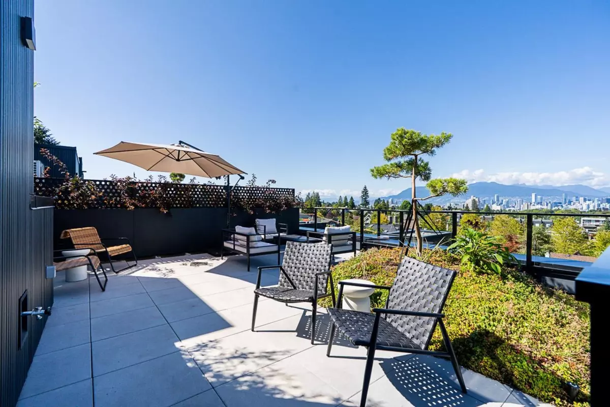 Exterior Rear Photo of 202 539 W 28th Avenue, Vancouver, BC