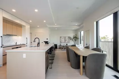 Kitchen Island Photo of 202 539 W 28th Avenue, Vancouver, BC