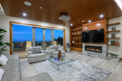 Breakfast Nook Photo of 618 Hawstead Place, West Vancouver, BC