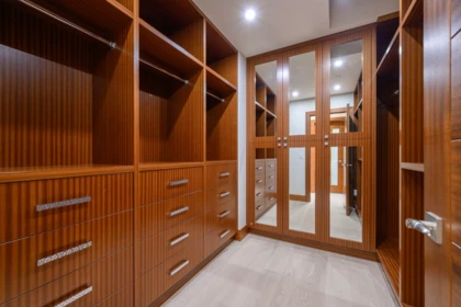 Mudroom Photo of 618 Hawstead Place, West Vancouver, BC