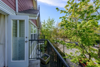 Backyard Photo of 315 962 W 16th Avenue, Vancouver, BC