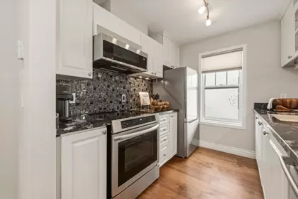 Walk-In Closet Photo of 315 962 W 16th Avenue, Vancouver, BC