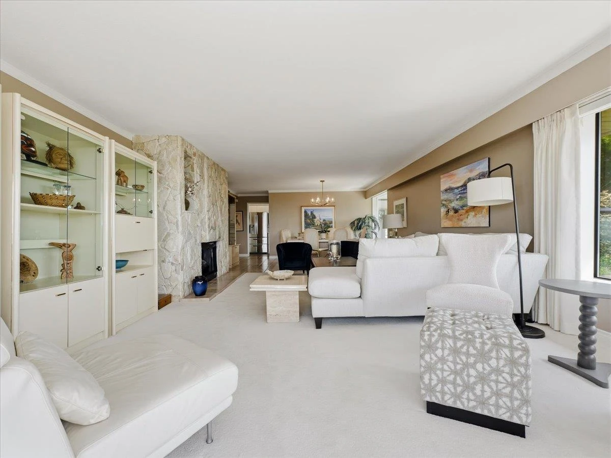 Dining Area Photo of 25 2236 Folkestone Way, West Vancouver, BC