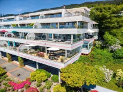 25 2236 Folkestone Way, West Vancouver, BC