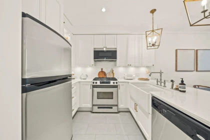 Primary Bedroom Photo of 29 6878 Southpoint Drive, Burnaby, BC