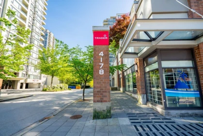 Swimming Pool Photo of 1504 4178 Dawson Street, Burnaby, BC