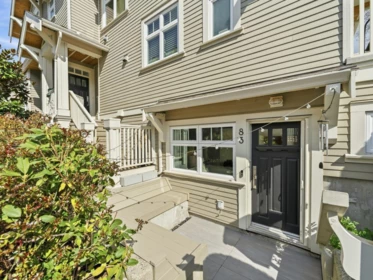 Front Yard Photo of 83 W 15th Avenue, Vancouver, BC