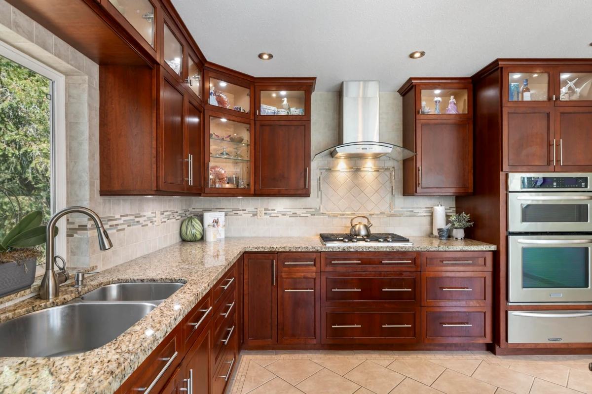 Family Room Photo of 32971 Dewdney Trunk Road, Mission, BC