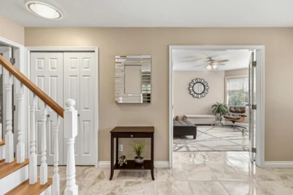 Hallway Photo of 32971 Dewdney Trunk Road, Mission, BC