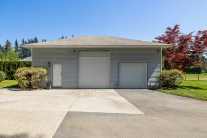 Hot Tub / Spa Photo of 32971 Dewdney Trunk Road, Mission, BC