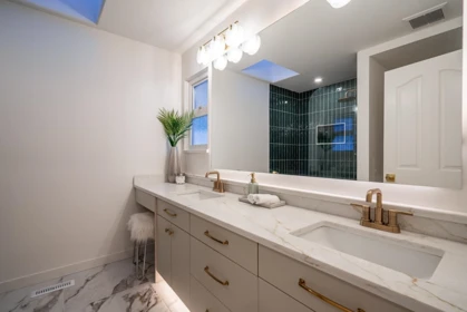 Basement Recreation Room Photo of 15512 112 Avenue, Surrey, BC