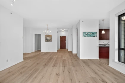 Walk-In Closet Photo of 406 1551 Foster Street, White Rock, BC