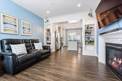 Entry Foyer Photo of 5464 Driftwood Street, Chilliwack, BC