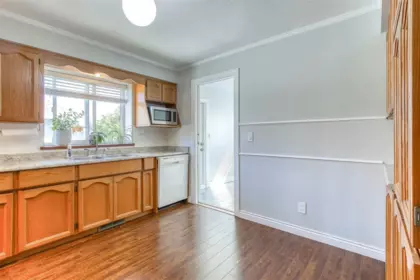 Kitchen Island Photo of 13095 65a Avenue, Surrey, BC