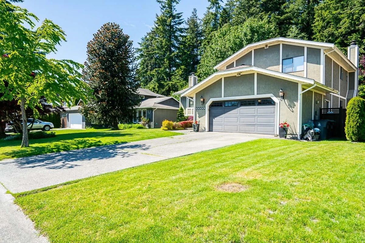 Living Room Photo of 14449 19a Avenue, Surrey, BC