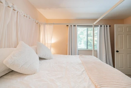 Basement Recreation Room Photo of 14449 19a Avenue, Surrey, BC