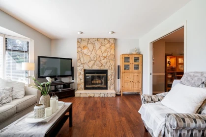 Breakfast Nook Photo of 14449 19a Avenue, Surrey, BC
