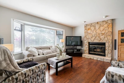 Kitchen Island Photo of 14449 19a Avenue, Surrey, BC