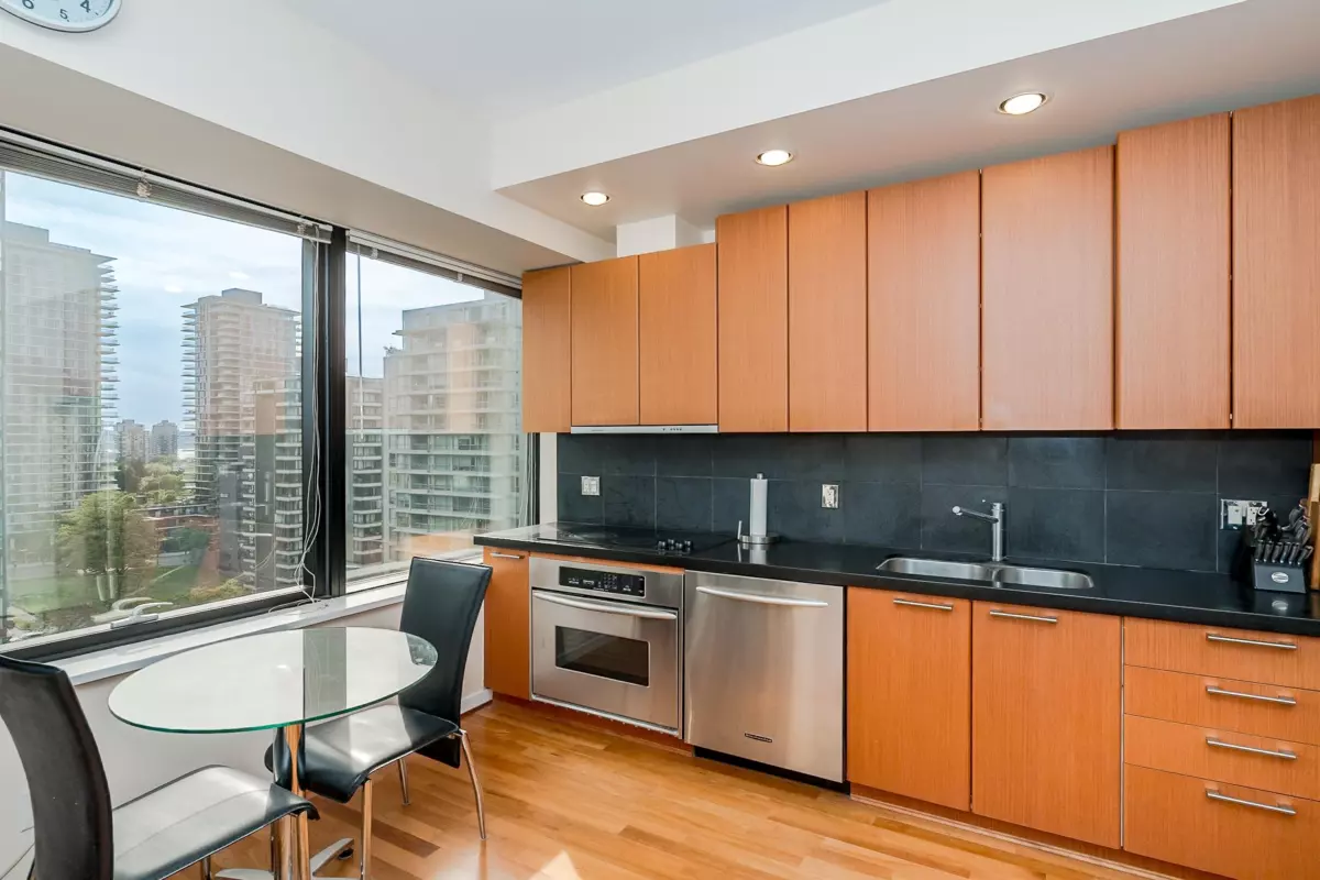 Dining Area Photo of 1312 1333 W Georgia Street, Vancouver, BC