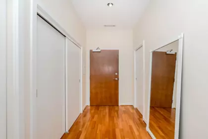 Laundry Room Photo of 1312 1333 W Georgia Street, Vancouver, BC
