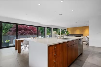 Kitchen Photo of 1873 Esquimalt Avenue, West Vancouver, BC