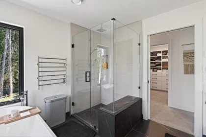 Mudroom Photo of 1604 Joan Audrey Lane, Bowen Island, BC