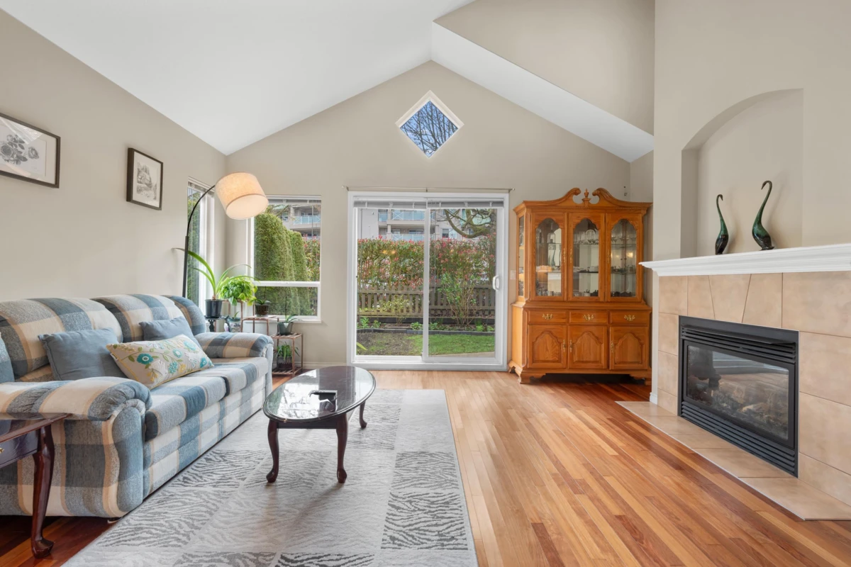 Family Room Photo of 62 15133 29a Avenue, Surrey, BC