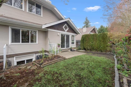 Front Yard Photo of 62 15133 29a Avenue, Surrey, BC