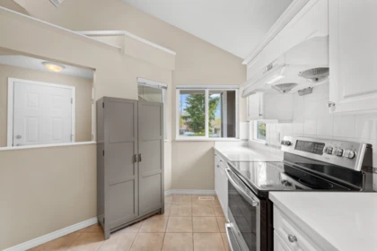 Walk-In Closet Photo of 62 15133 29a Avenue, Surrey, BC
