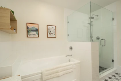 Hallway Photo of 4275 W 14th Avenue, Vancouver, BC