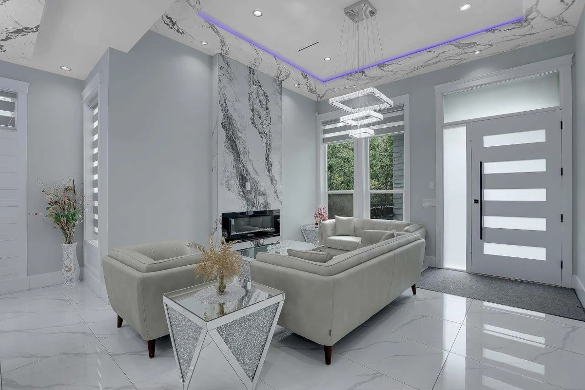 Family Room Photo of 14271 Grosvenor Road, Surrey, BC