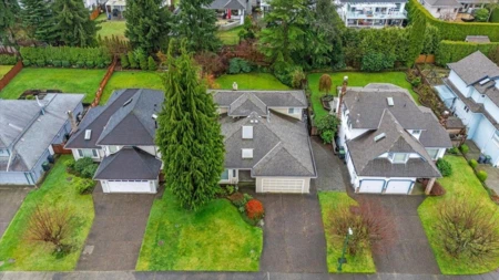 Garden / Landscaping Photo of 1841 Walnut Crescent, Coquitlam, BC