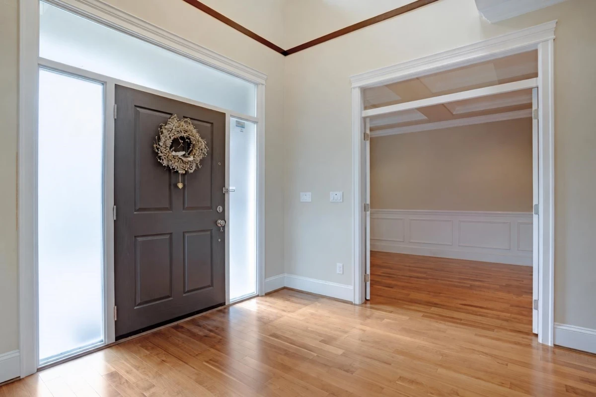 Family Room Photo of 4986 Shirley Avenue, North Vancouver, BC