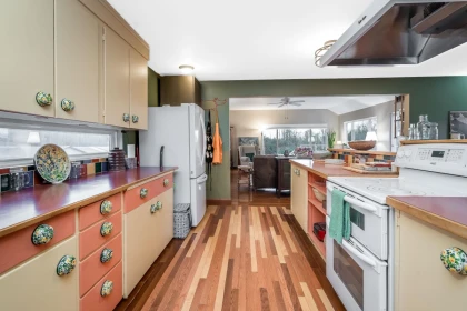Kitchen Photo of 3011 184 Street, Surrey, BC