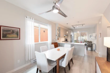 Kitchen Island Photo of 1214 Granite Drive, Squamish, BC