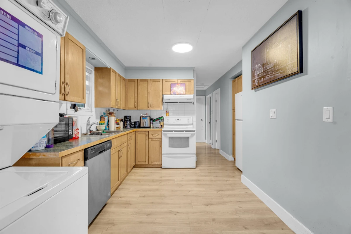 Dining Area Photo of 9433 Menzies Street, Chilliwack, BC