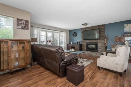 Kitchen Island Photo of 19628 65b Place, Langley, BC