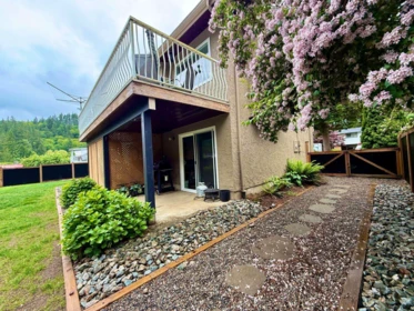 Backyard Photo of 21224 Mountview Crescent, Hope, BC