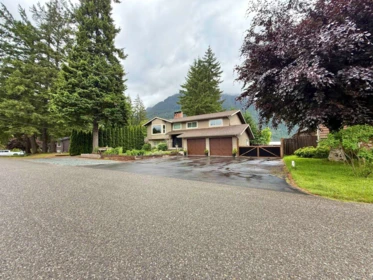 Outdoor Kitchen Photo of 21224 Mountview Crescent, Hope, BC